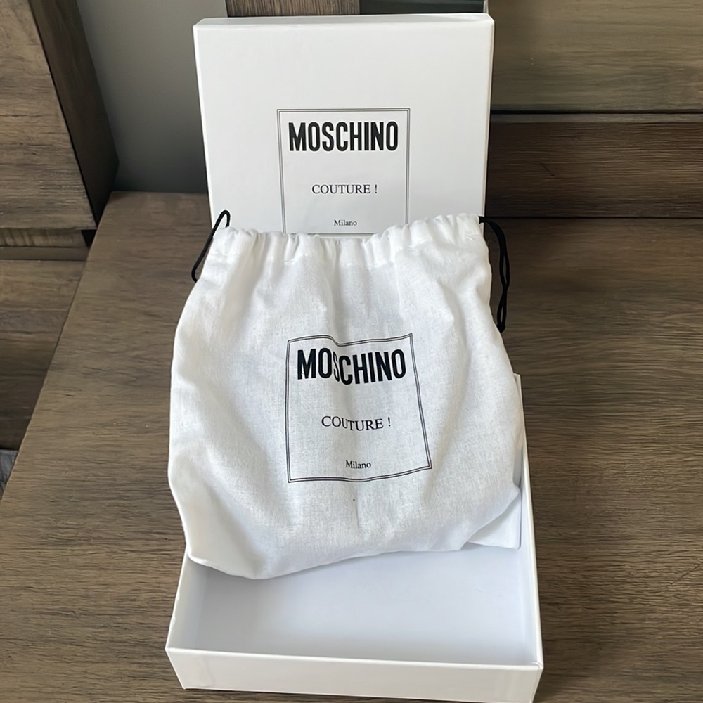 Moschino Logo Skinny Belt - Picture 3 of 5